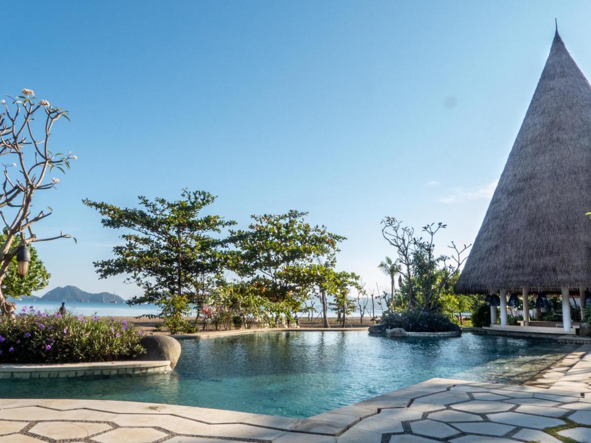 Sudamala Resort, Komodo, Labuan Bajo Exteriér fotografie The resort's main pool