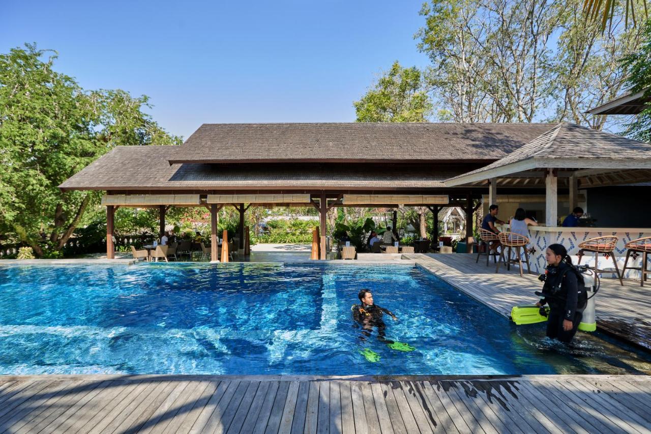 Sudamala Resort, Komodo, Labuan Bajo Exteriér fotografie The swimming pool at the resort