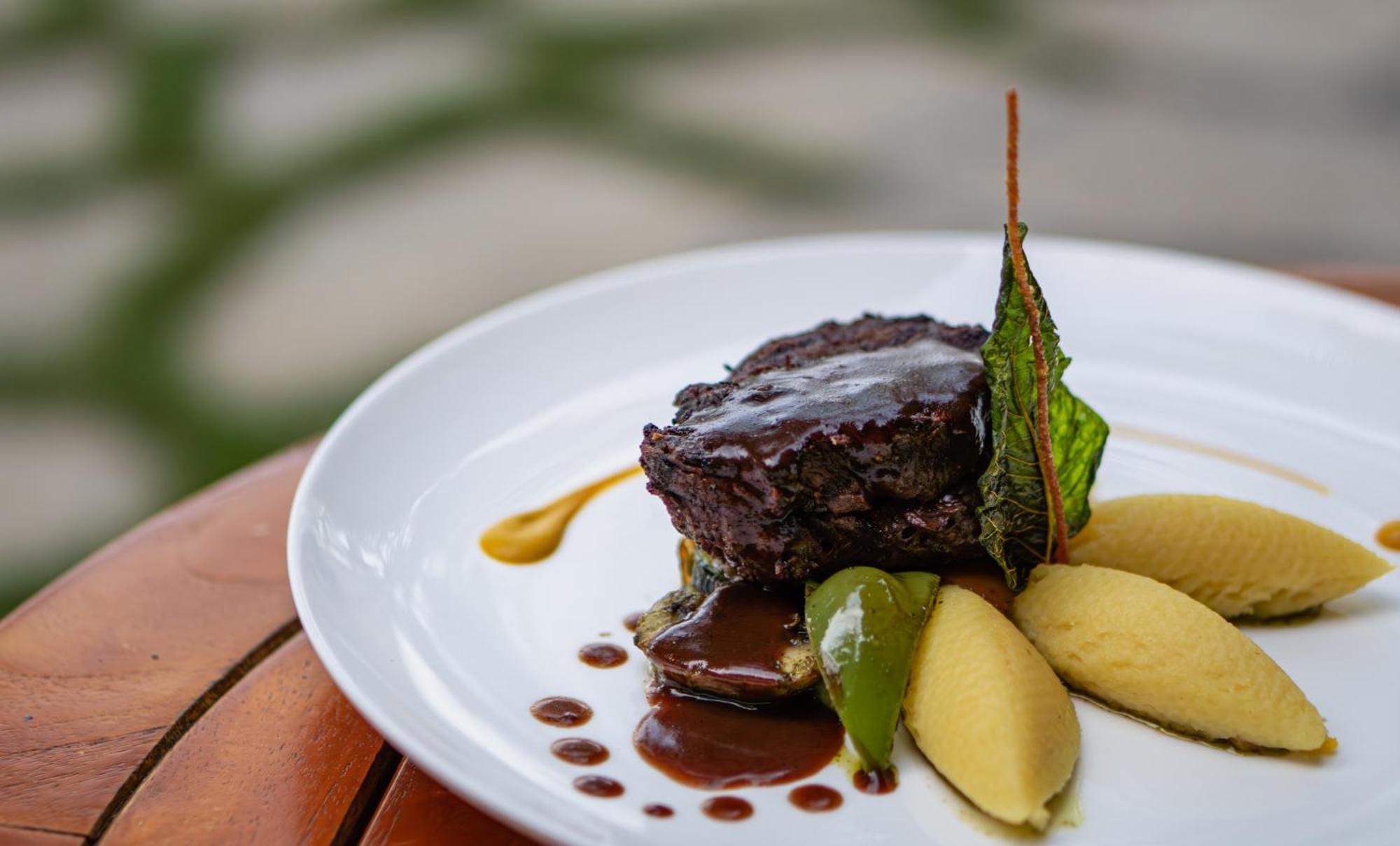 Sudamala Resort, Komodo, Labuan Bajo Exteriér fotografie A steak prepared with the sous-vide technique